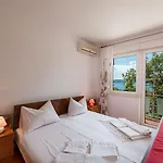 Lauschiges Nur 300 Meter Zum Sandstrand Mit Meerblick Und Parkplatz