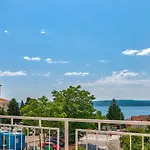 Апартаменты Lauschiges Nur 300 Meter Zum Sandstrand Mit Meerblick Und Parkplatz Цриквеница