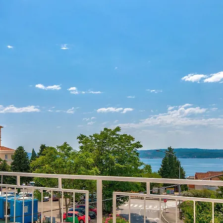 Apartmán Lauschiges Nur 300 Meter Zum Sandstrand Mit Meerblick Und Parkplatz Crikvenica
