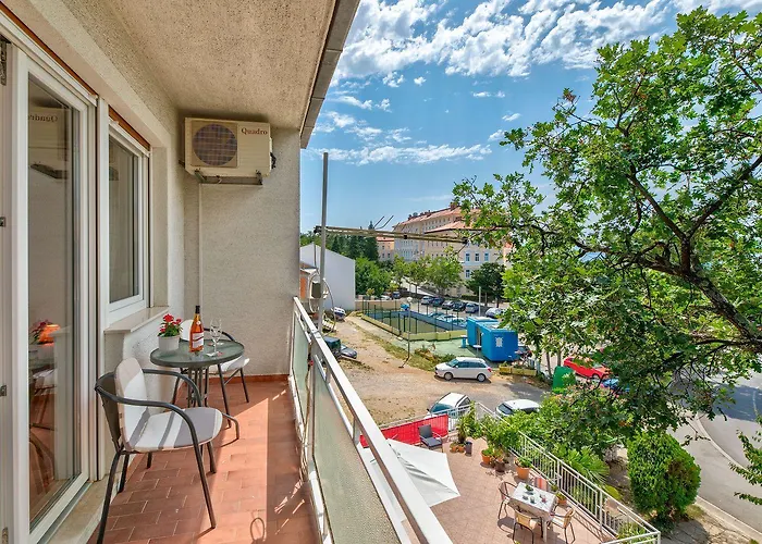 Lauschiges Nur 300 Meter Zum Sandstrand Mit Meerblick Und Parkplatz Appartement