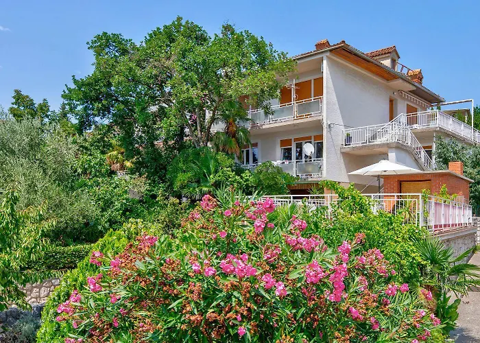 Lauschiges Nur 300 Meter Zum Sandstrand Mit Meerblick Und Parkplatz Appartement Crikvenica